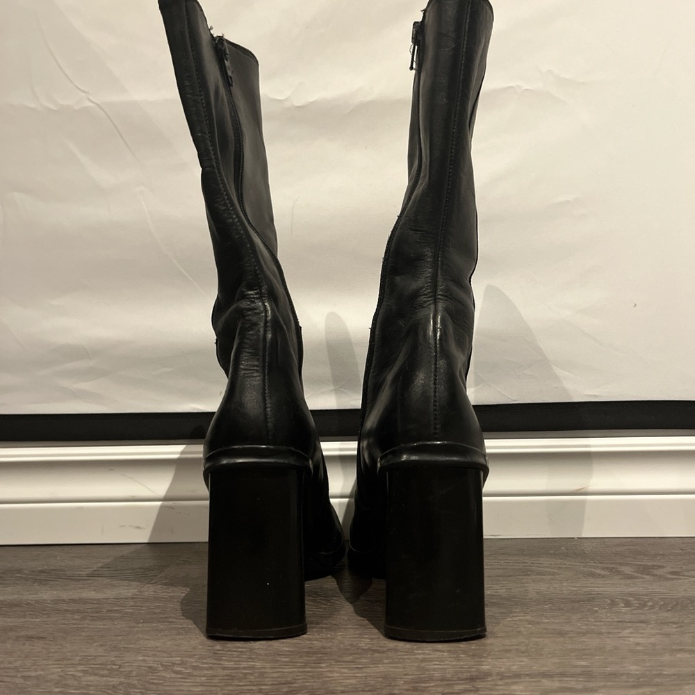 Pegabo Classic Black Leather Mid-Calf Heeled Boots - Picture 5 of 10